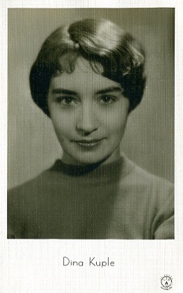 ����� ����